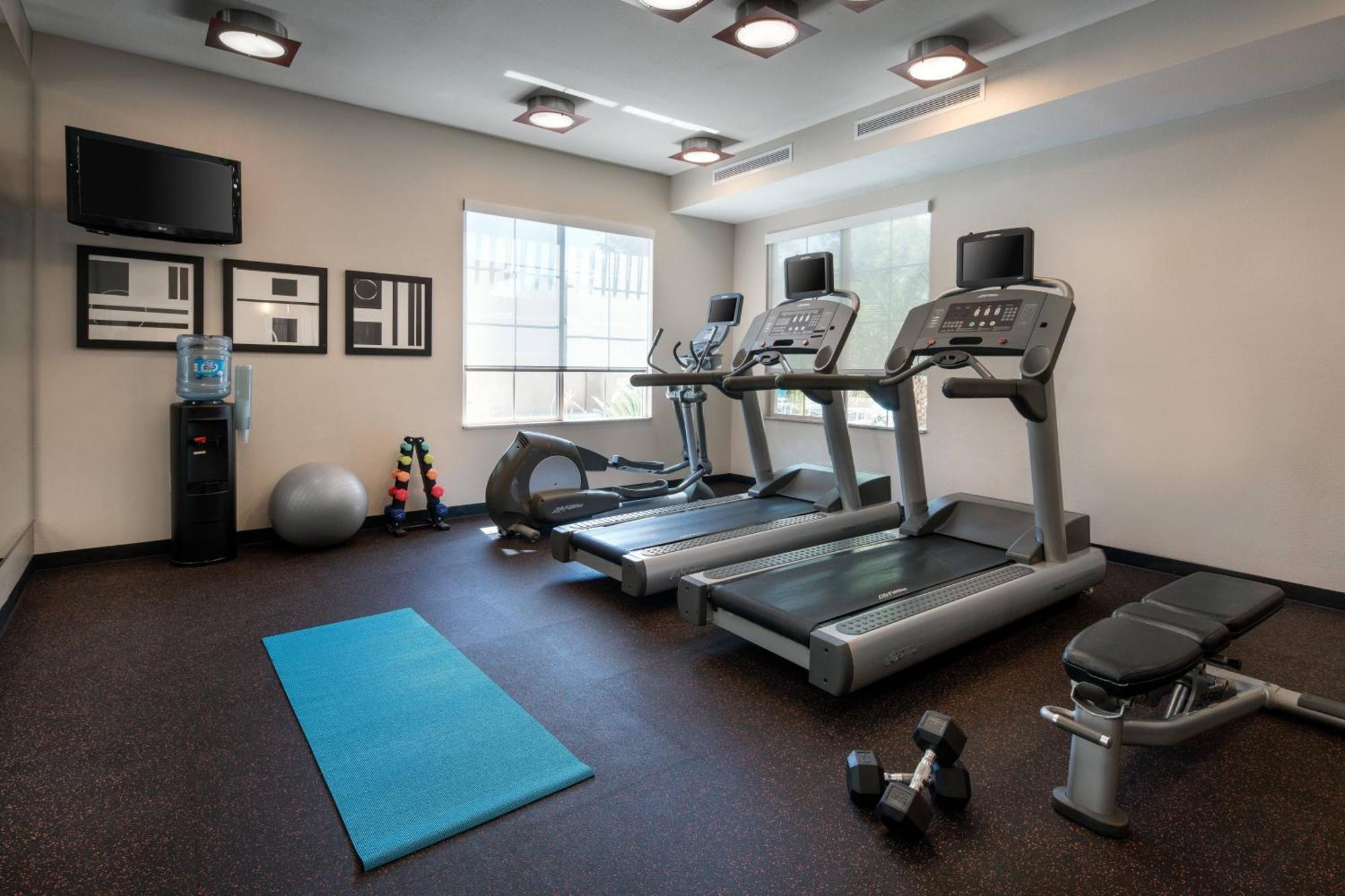Towneplace Suites By Marriott San Diego Carlsbad / Vista Buitenkant foto