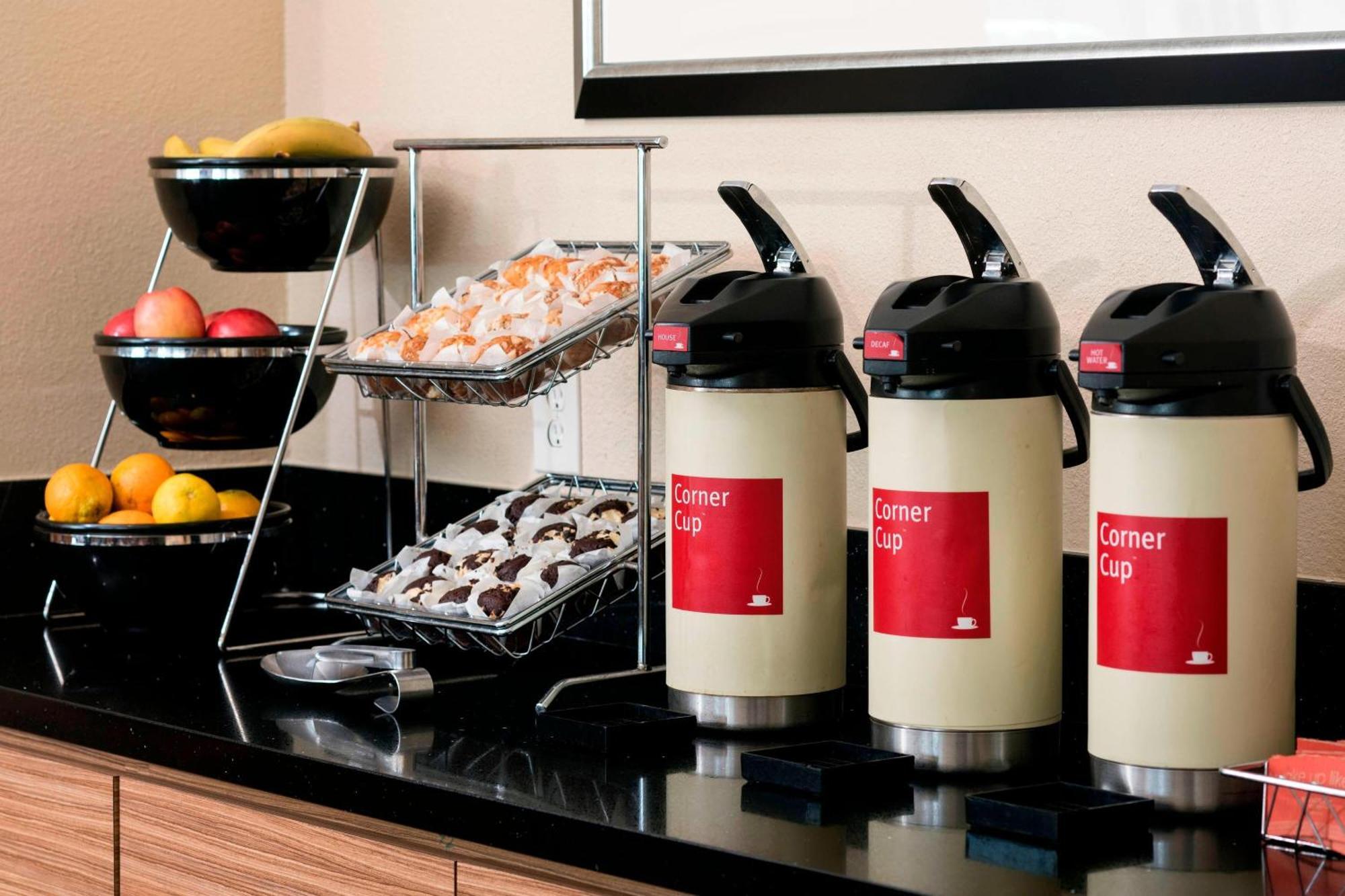 Towneplace Suites By Marriott San Diego Carlsbad / Vista Buitenkant foto