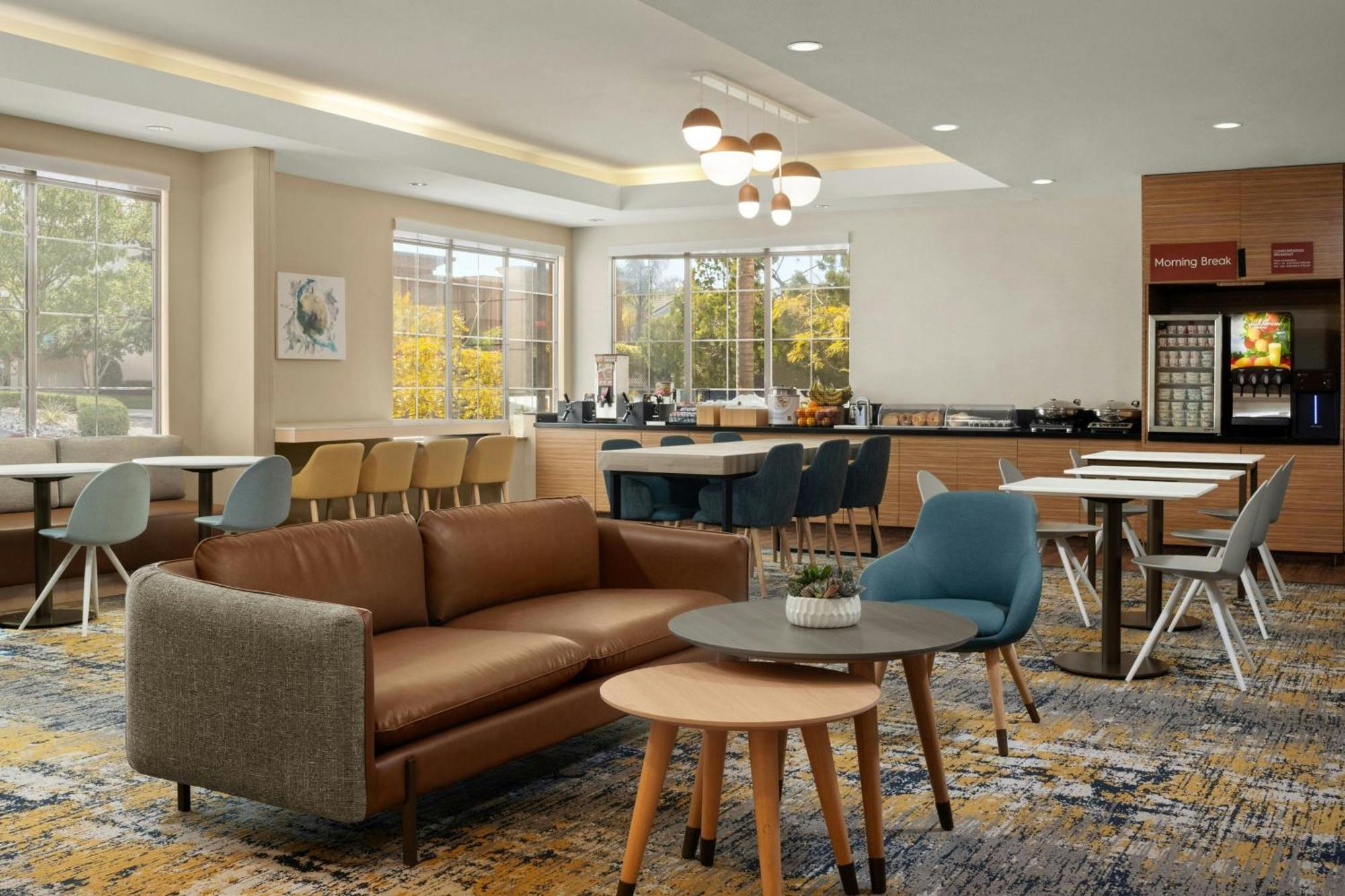 Towneplace Suites By Marriott San Diego Carlsbad / Vista Buitenkant foto