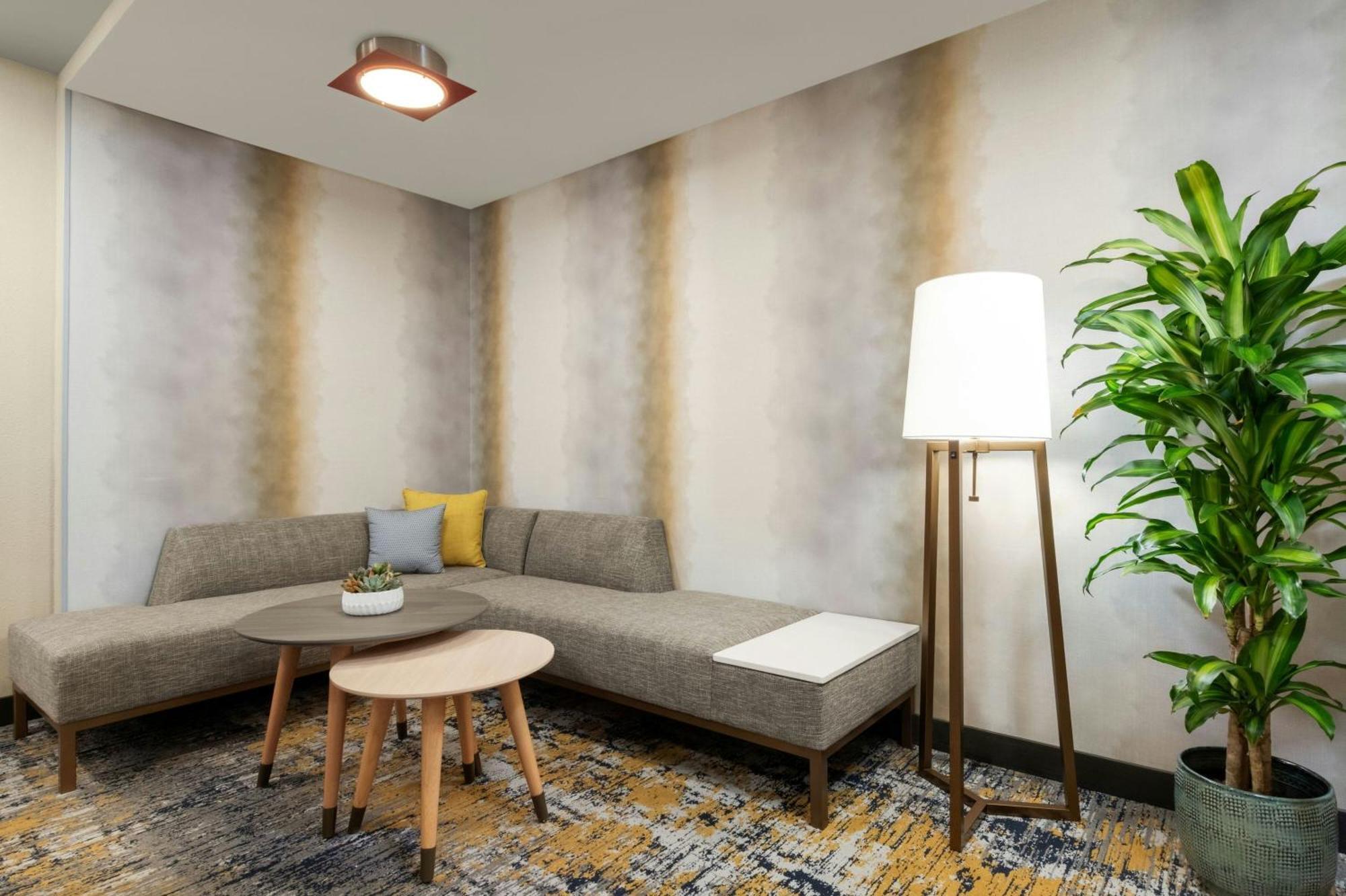 Towneplace Suites By Marriott San Diego Carlsbad / Vista Buitenkant foto