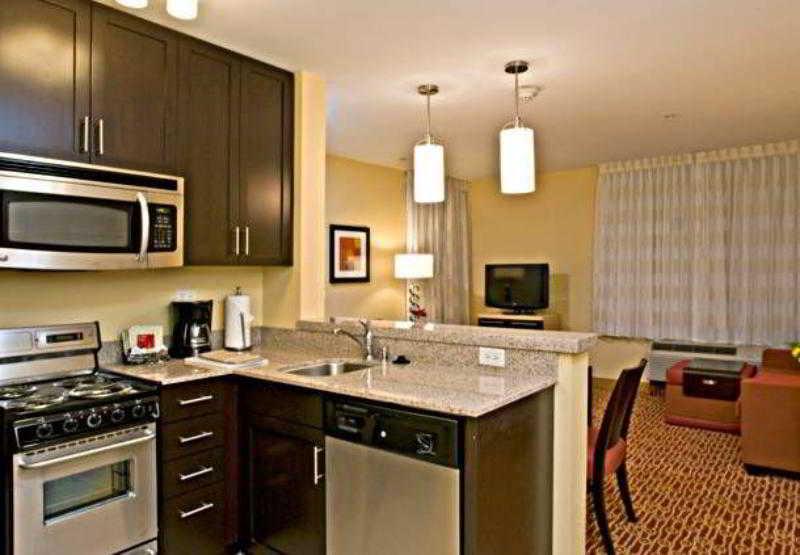 Towneplace Suites By Marriott San Diego Carlsbad / Vista Buitenkant foto