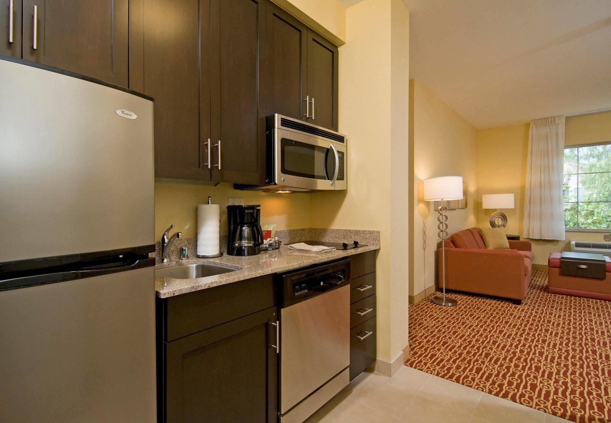 Towneplace Suites By Marriott San Diego Carlsbad / Vista Buitenkant foto